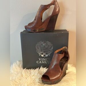 Vince Camuto Waylin Sandal. Brown leather with a 4 in wedge heel. Sz 7.5